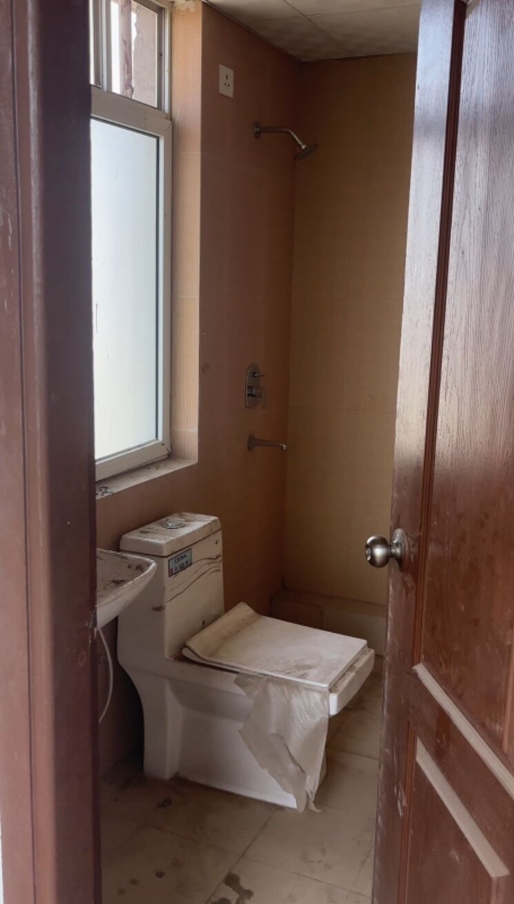 Bathroom, ild-grand 3 Bedroom 1820 Sq.Ft. Apartment In Sector 37c Gurgaon 7852062