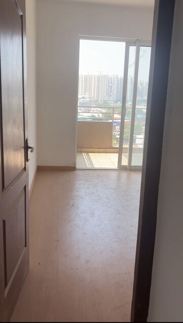 Room in 3 BHK Apartment at ILD Grand, Sector 37c – for Sale