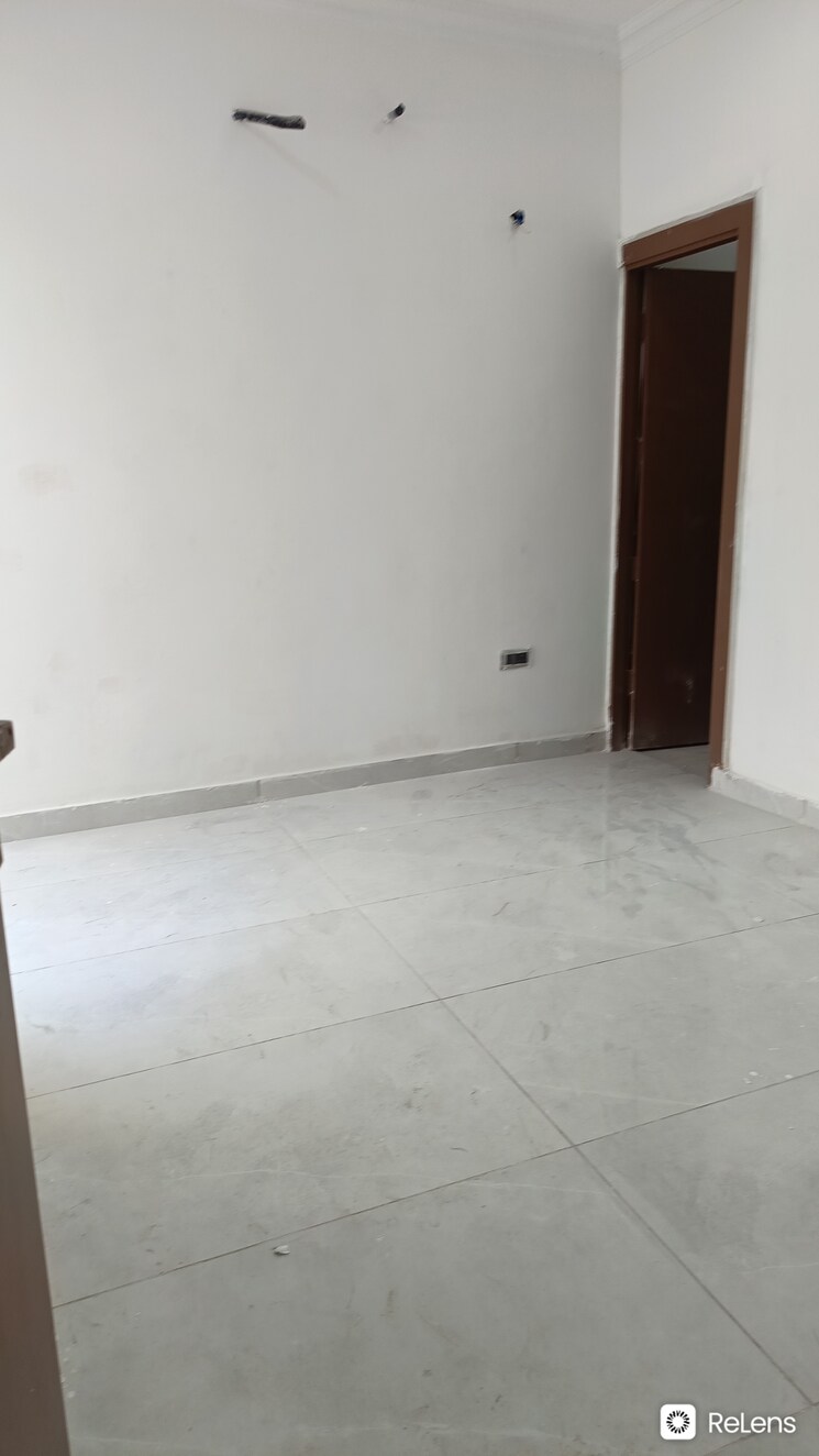 Room, sector 87 3 Bedroom 850 Sq.Ft. Apartment In Sector 87 Faridabad 7852089