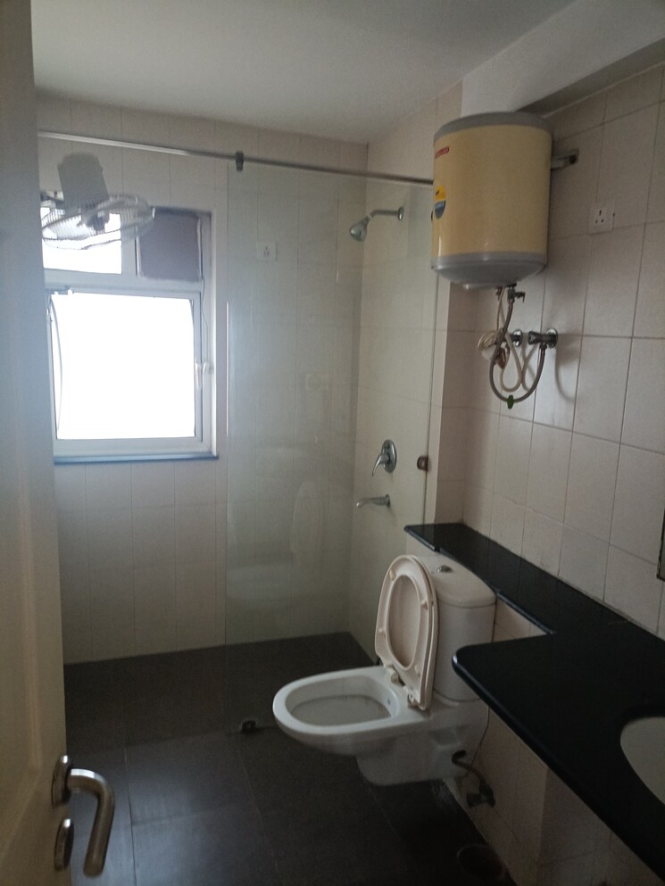 Bathroom, unitech-harmony 3.5 Bedroom 2704 Sq.Ft. Apartment In Sector 50 Gurgaon 7852259