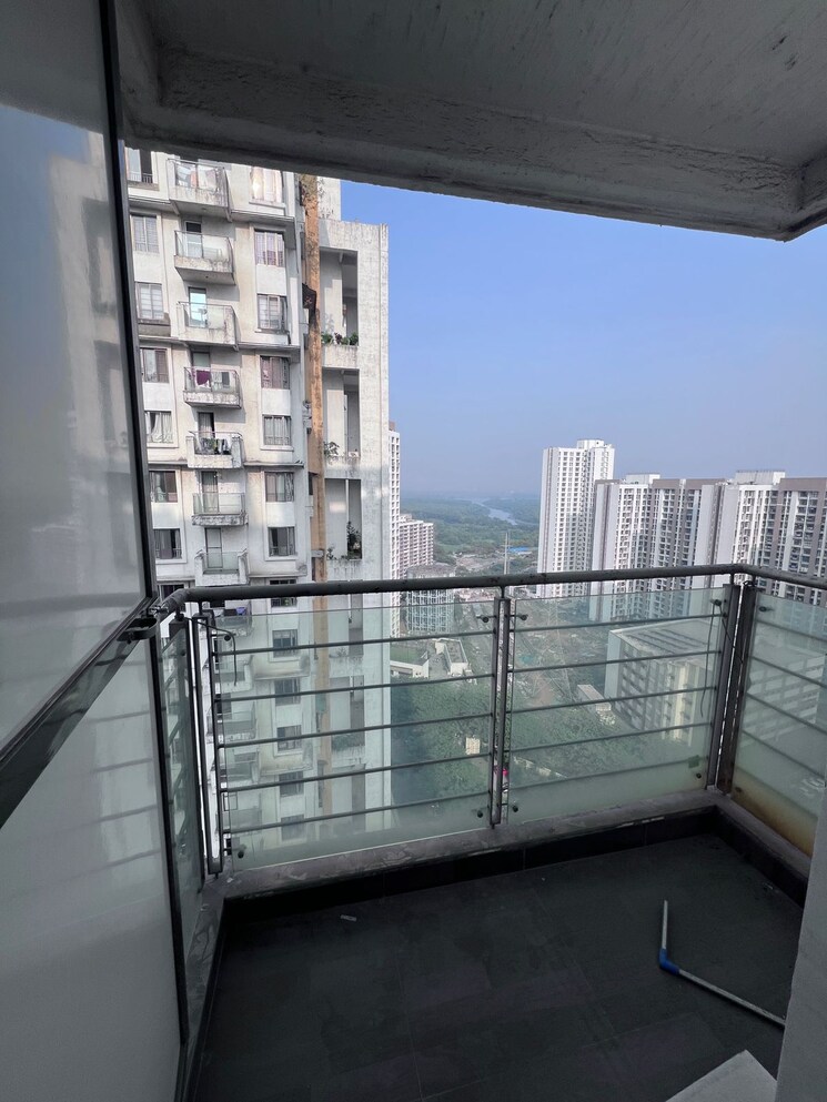 Balcony, lodha-luxuria 3 Bedroom 1144 Sq.Ft. Apartment In Majiwada Thane 7852296