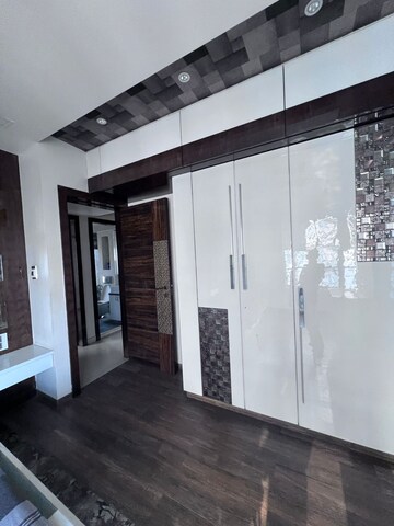 Room in 3 BHK Apartment at Lodha Luxuria, Majiwada – for Sale