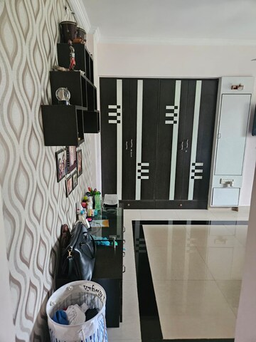 Master Bedroom in 3 BHK Apartment at Lodha Luxuria, Majiwada – for Sale