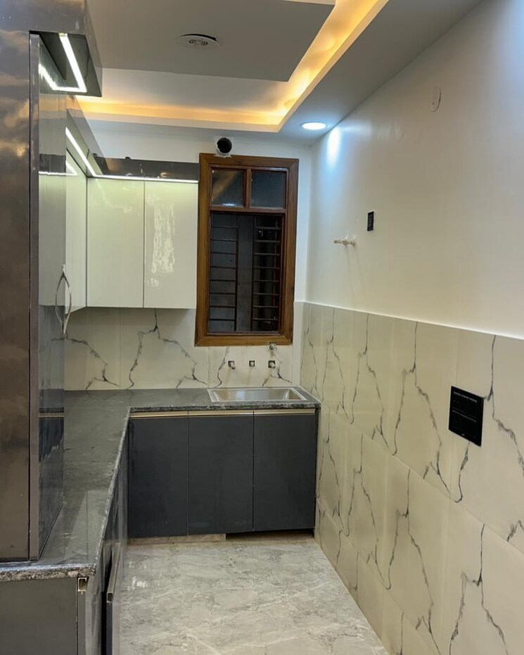 Kitchen, dwarka 3 Bedroom 100 Sq.Yd. Builder Floor In Dwarka Delhi 7852303