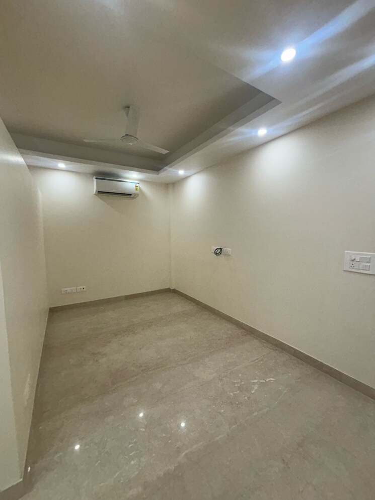 Room, uday park 3 Bedroom 1953 Sq.Ft. Independent House In Uday Park Delhi 7852315