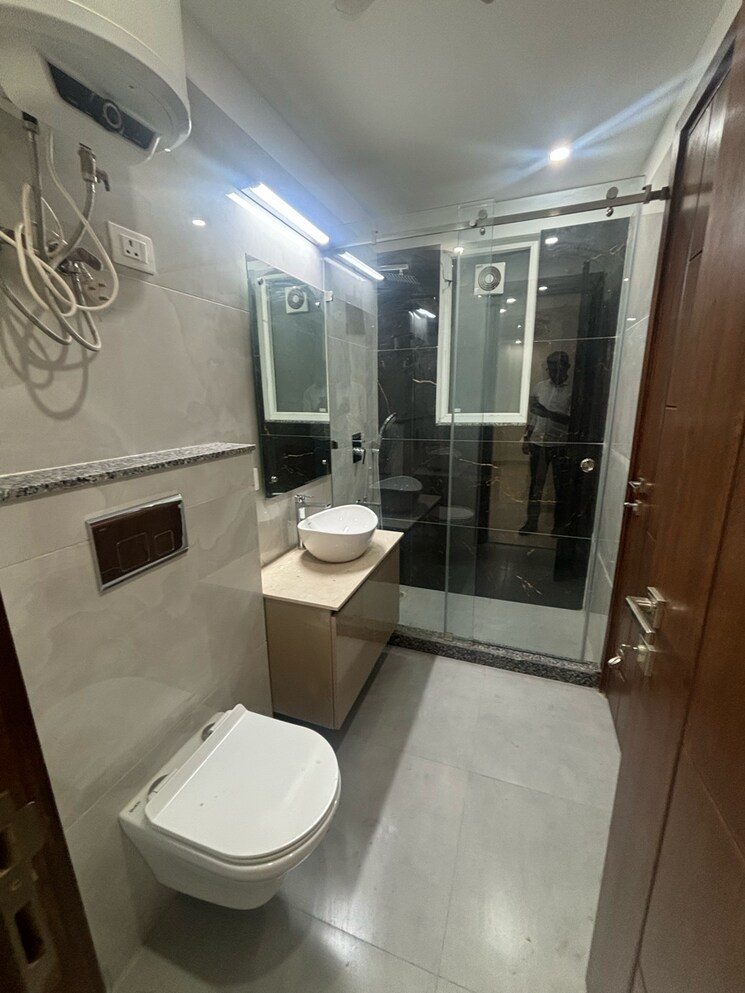 Bathroom, uday park 3 Bedroom 1953 Sq.Ft. Independent House In Uday Park Delhi 7852315