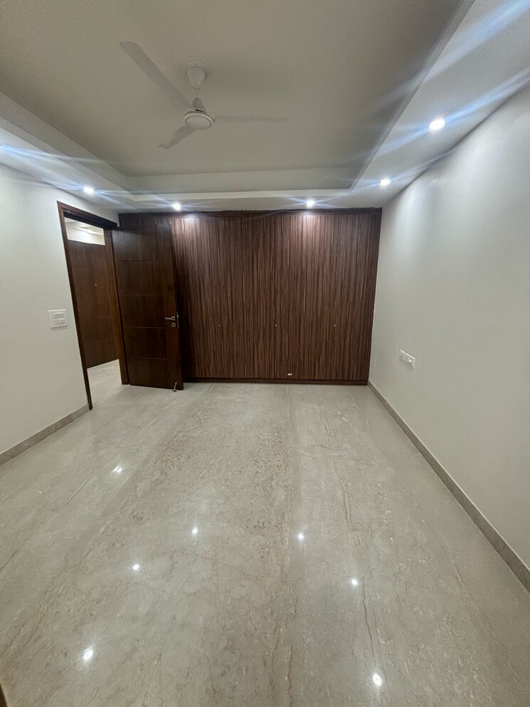 Room, uday park 3 Bedroom 1953 Sq.Ft. Independent House In Uday Park Delhi 7852315