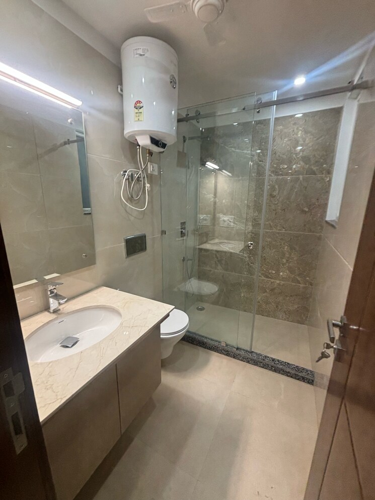 Bathroom, uday park 3 Bedroom 1953 Sq.Ft. Independent House In Uday Park Delhi 7852315