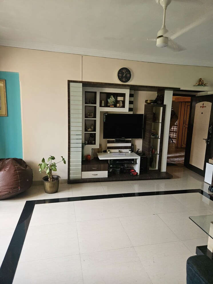 Living Room, hill-palace-chs-ltd 2 Bedroom 975 Sq.Ft. Apartment In Pokhran Road No 1 Thane 7852316