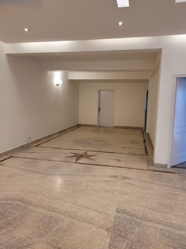 Room, maharani bagh 6 Bedroom 4500 Sq.Ft. Villa In Maharani Bagh Delhi 7852322