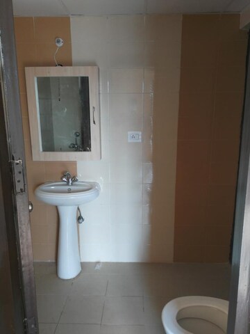 2 BHK Apartment For Rent in Logix Blossom County, Sector 137