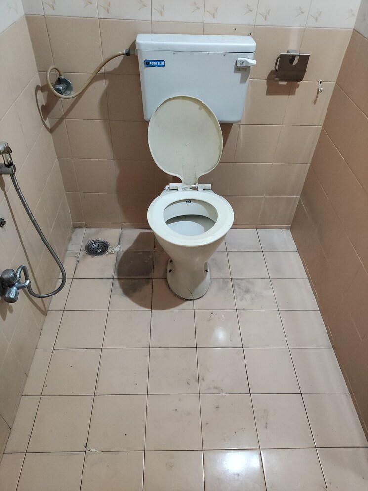 Bathroom, sai-kripa-chs 3 Bedroom 1600 Sq.Ft. Apartment In Nerul Navi Mumbai 7852397