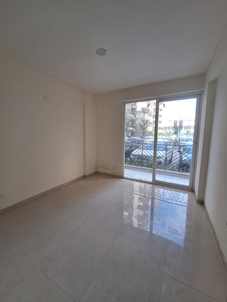 Room, signature-global-grand-iva 2 Bedroom 716 Sq.Ft. Apartment In Sector 103 Gurgaon 7852428