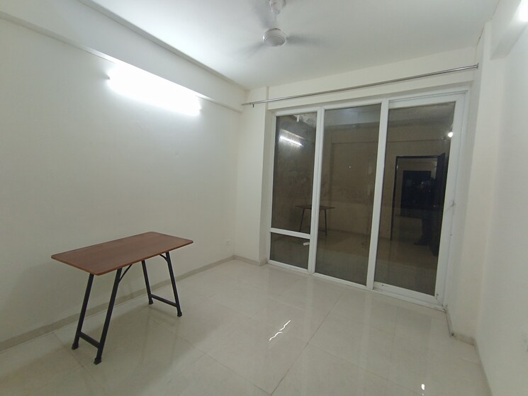 Room, signature-global-grand-iva 1 Bedroom 421 Sq.Ft. Apartment In Sector 103 Gurgaon 7852452