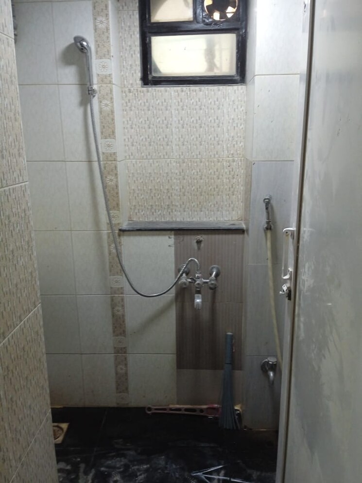 Bathroom, rag-megh-malhar 2 Bedroom 850 Sq.Ft. Apartment In Goregaon East Mumbai 7852491