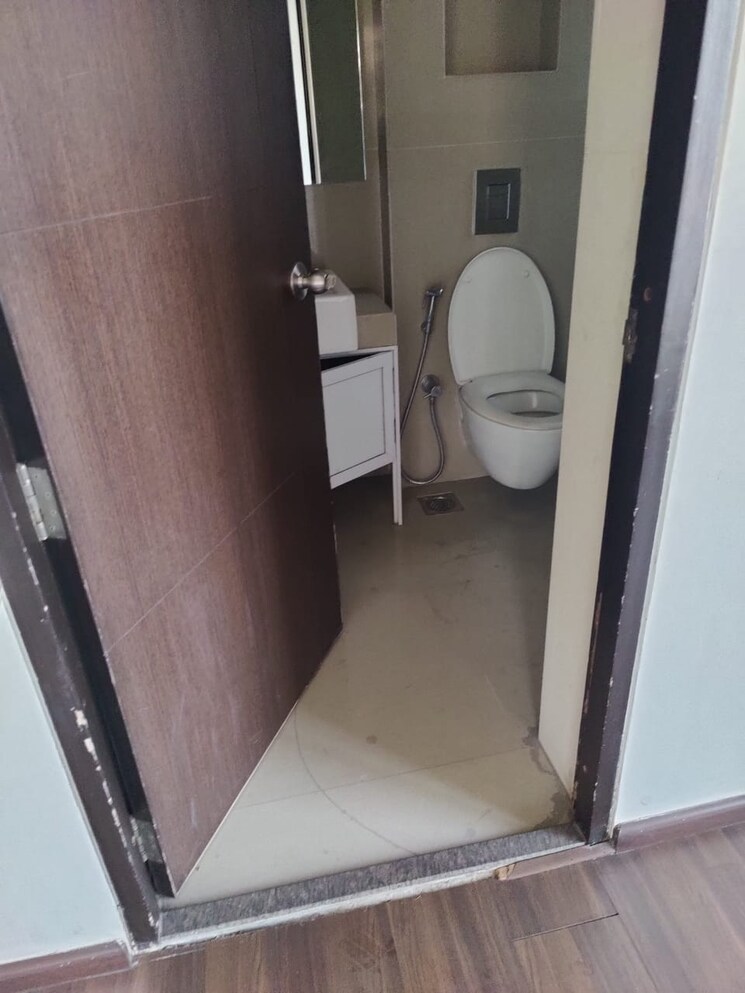 Bathroom, lodha-aristo 4 Bedroom 3357 Sq.Ft. Apartment In Majiwada Thane 7852596