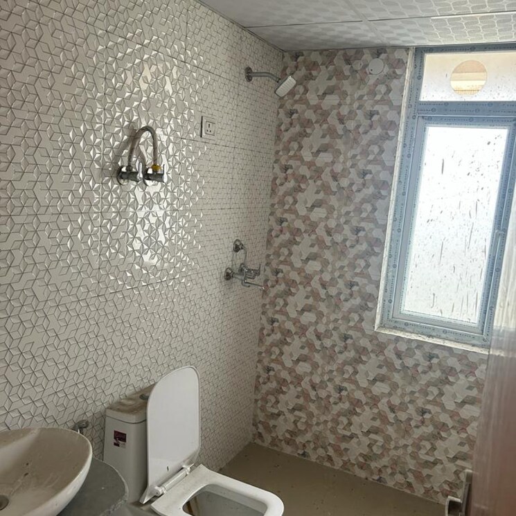 Bathroom, kanker khera 3 Bedroom 1418 Sq.Ft. Apartment In Kanker Khera Meerut 7852620