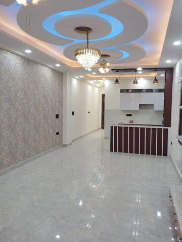 Room in 4 BHK Builder Floor at Niti Khand I – for Sale