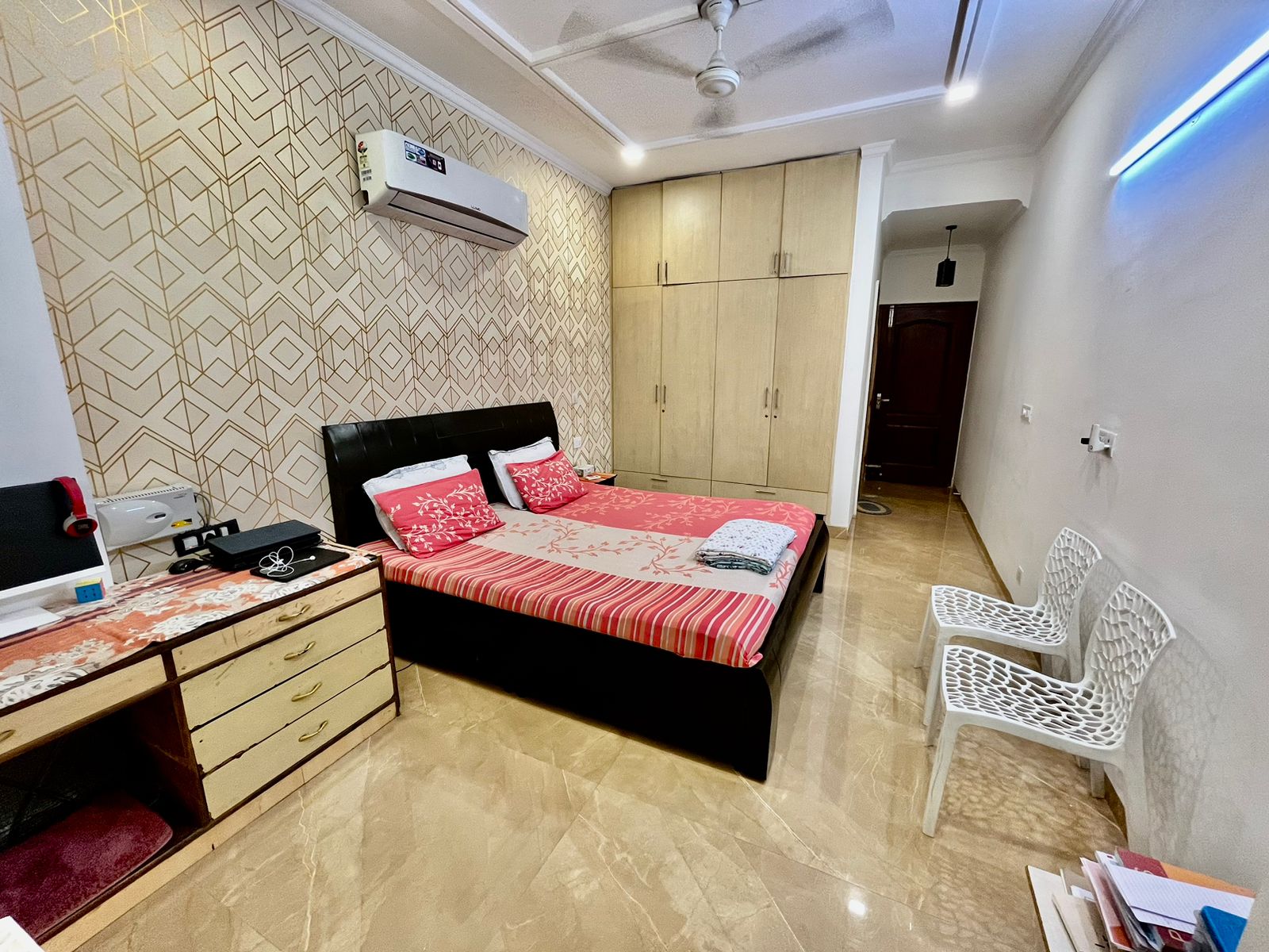 3 BHK Builder Floor For Rent in Sector 23