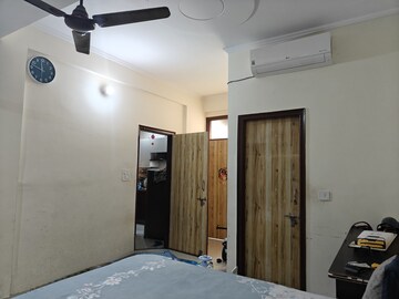 Bedroom in 2 BHK Builder Floor at Sector 23 – for Rent