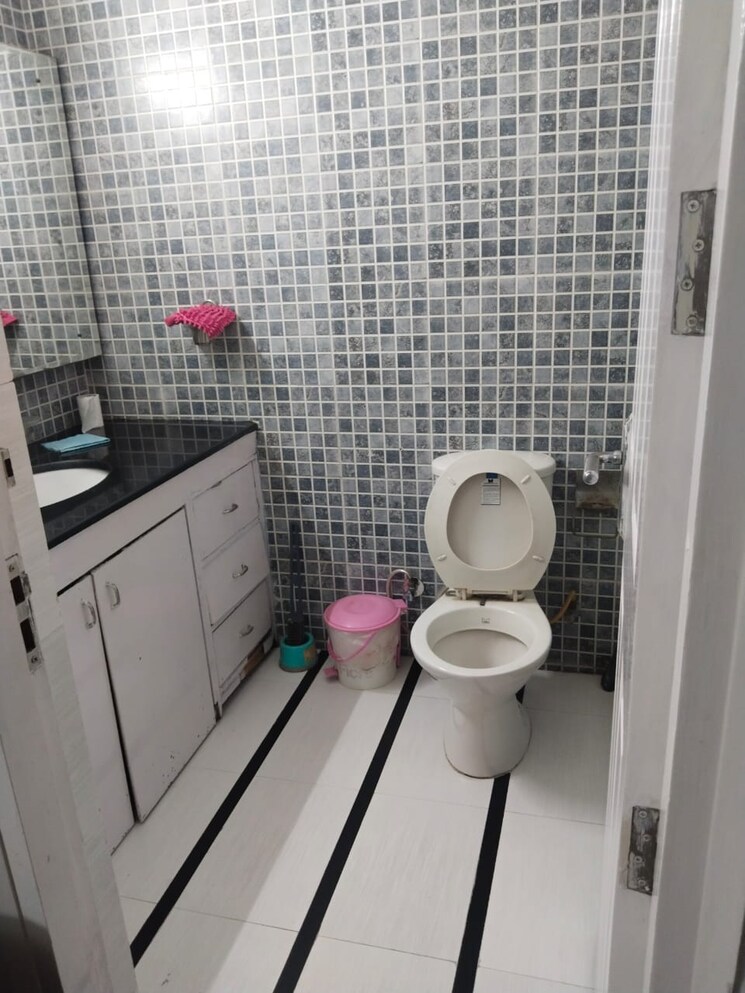 Bathroom, sector 23 3 Bedroom 2333 Sq.Ft. Builder Floor In Sector 23 Gurgaon 7852736
