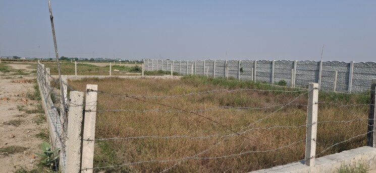 undefined, upsidc site b  75 Sq.Yd. Plot In Upsidc Site B Greater Noida 7852789