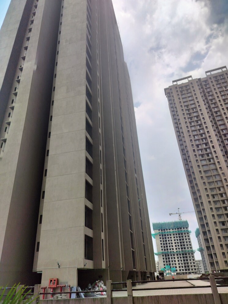 Balcony, dosti-planet-north-opal 2 Bedroom 540 Sq.Ft. Apartment In Shilphata Thane 7852864