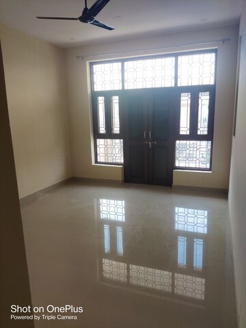Room in 4 BHK Independent House at Sector 105 – for Sale