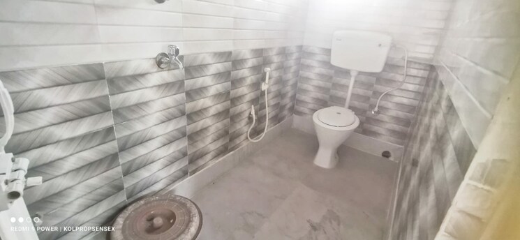 Bathroom, patuli 3 Bedroom 1360 Sq.Ft. Apartment In Patuli Kolkata 7852992