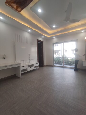 Staircase in 3 BHK Builder Floor at Unitech South City II, Sector 50 – for Sale