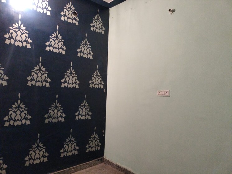 Room, sector 52 3 Bedroom 50 Sq.Yd. Independent House In Sector 52 Faridabad 7853185
