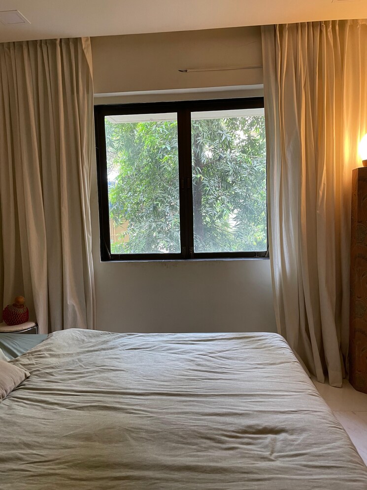 Bedroom, oyster-shell 1 Bedroom 450 Sq.Ft. Apartment In Juhu Mumbai 7853387