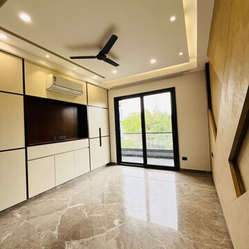 Room in 3.5 BHK Builder Floor at Sushant Lok 2, Sector 56 – for Sale