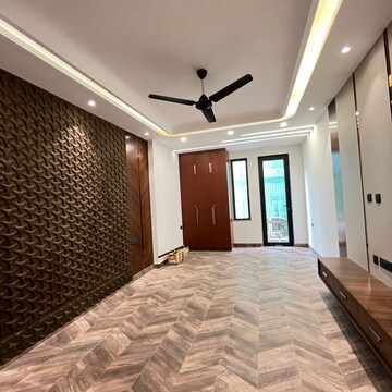 Bedroom in 3.5 BHK Builder Floor at Sushant Lok 2, Sector 56 – for Sale