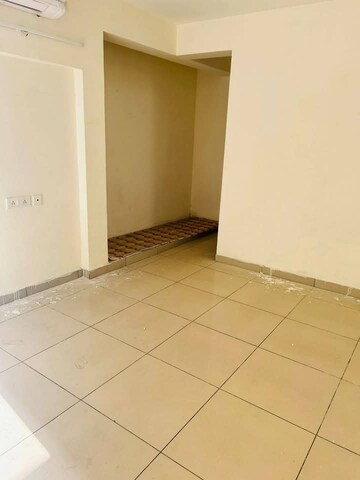Room in 2 BHK Apartment at Panchsheel Greens II, Sector 16 Greater Noida – for Sale