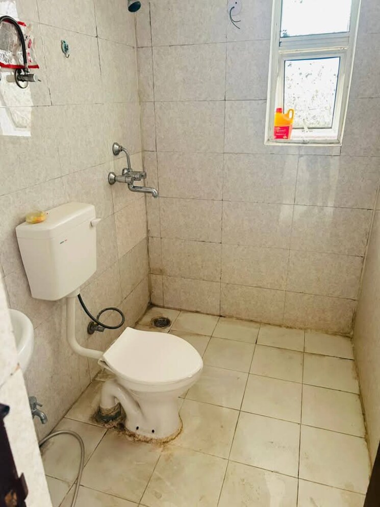 Bathroom, panchsheel-greens-ii 2 Bedroom 1060 Sq.Ft. Apartment In Sector 16 Greater Noida Greater Noida 7853510