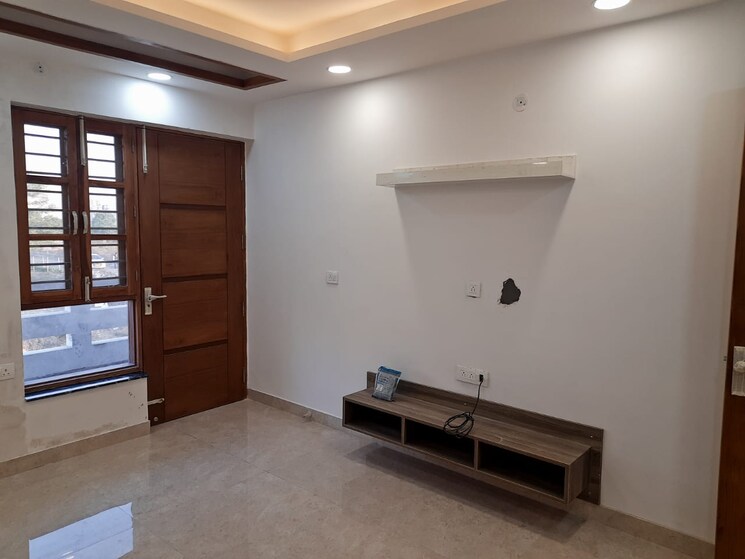 Kitchen, bptp-eden-estate 3 Bedroom 219 Sq.Yd. Builder Floor In Sector 81 Faridabad 7853540