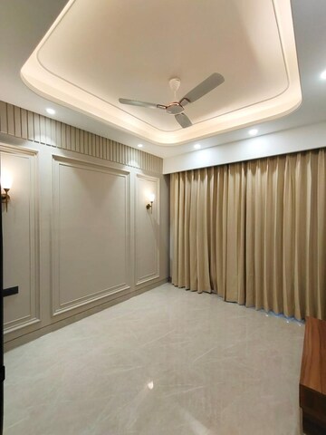 Room in 3 BHK Builder Floor at Anant Raj The Estate Floors, Sector 63a – for Sale