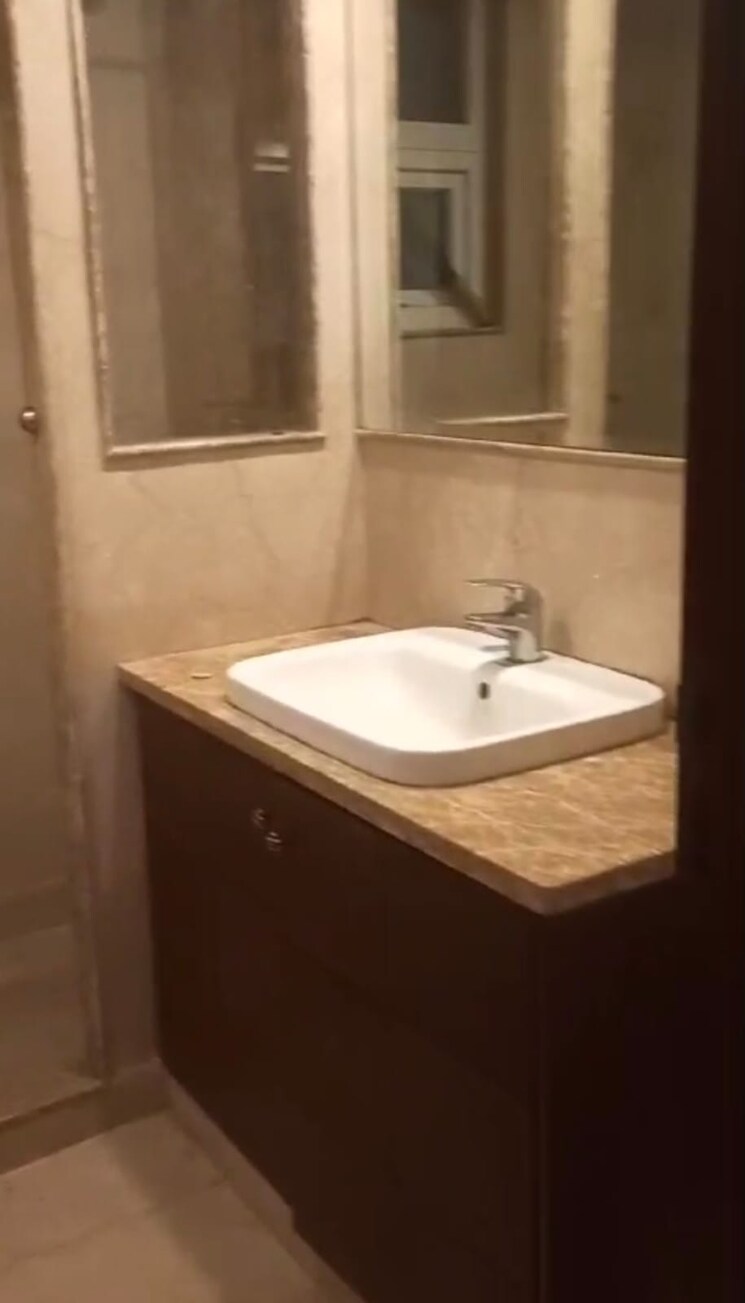 Bathroom, lajpat nagar iii 3 Bedroom 1800 Sq.Ft. Builder Floor In Lajpat Nagar Iii Delhi 7853603