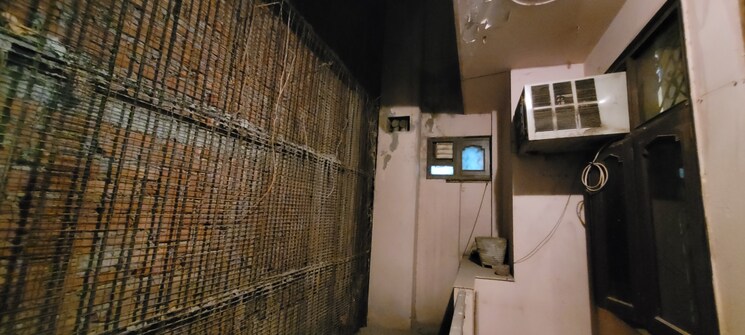 Bathroom, nai basti 3.5 Bedroom 1800 Sq.Ft. Builder Floor In Nai Basti Ghaziabad 7853639