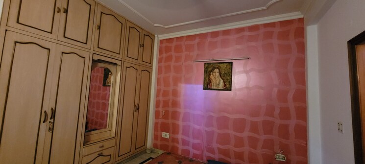 Room, nai basti 3.5 Bedroom 1800 Sq.Ft. Builder Floor In Nai Basti Ghaziabad 7853639