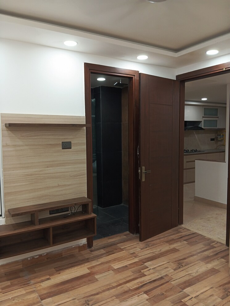 Room, greater kailash i 3 Bedroom 1800 Sq.Ft. Builder Floor In Greater Kailash I Delhi 7853630