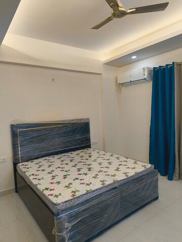 Bedroom in 3 BHK Apartment at DLF Park Place, Sector 54 – for Sale