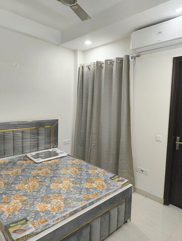 Bedroom in 3 BHK Apartment at DLF Park Place, Sector 54 – for Sale