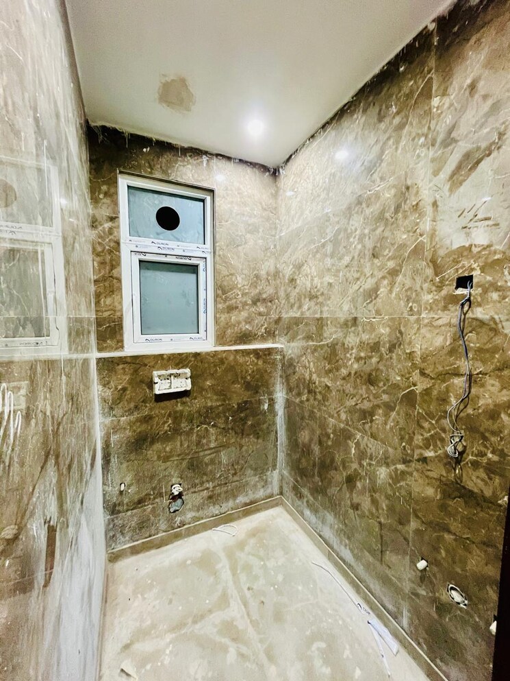 Bathroom, vipul-world-floors 3 Bedroom 192 Sq.Yd. Builder Floor In Sector 48 Gurgaon 7853662