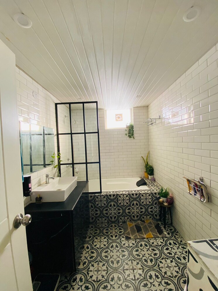 Master Bedroom, shree-balaji-cghs 4 Bedroom 2700 Sq.Ft. Apartment In Sector 45 Faridabad 7853671