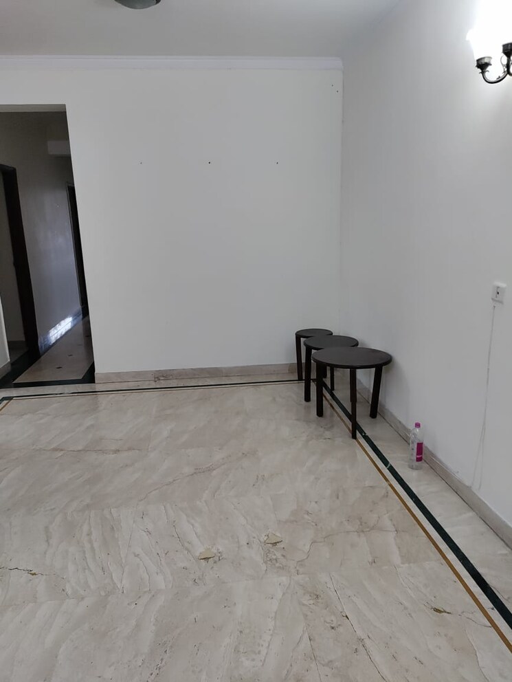 Room, dlf-park-place 3 Bedroom 1975 Sq.Ft. Apartment In Sector 54 Gurgaon 7853717