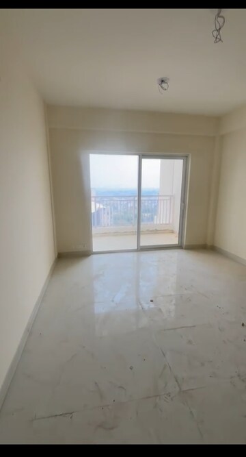 Room in 3 BHK Apartment at VVIP Mangal, Raj Nagar Extension – for Sale