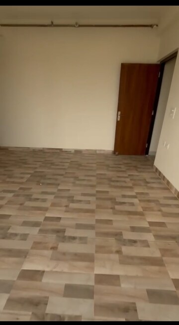 Room in 3 BHK Apartment at VVIP Mangal, Raj Nagar Extension – for Sale