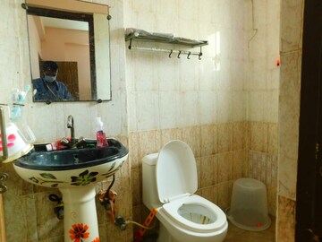 Bathroom in 3 BHK Apartment at Prateek Laurel, Sector 120 – for Sale